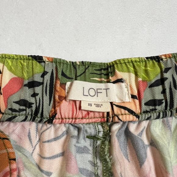 LOFT High Rise Palm Leaf Print Pleated Shorts w/ Belt Size X-Small Colorful - Picture 4 of 11